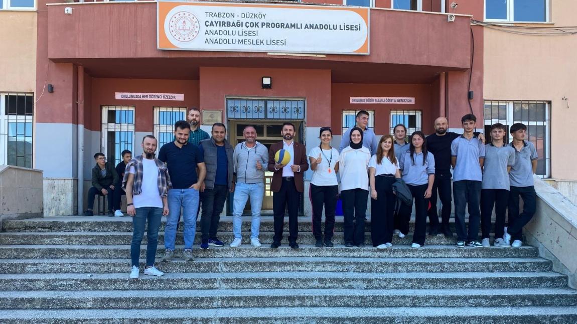 VOLEYBOL TURNUVAMIZDA BİRİNCİ OLAN TAKIM İLE ÖĞRETMEN TAKIMIMIZ MAÇ YAPTI